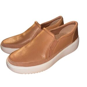 Vionic Kearny Platform Slip-On Sneakers in Macaroon Leather – Women’s Sz 9.5